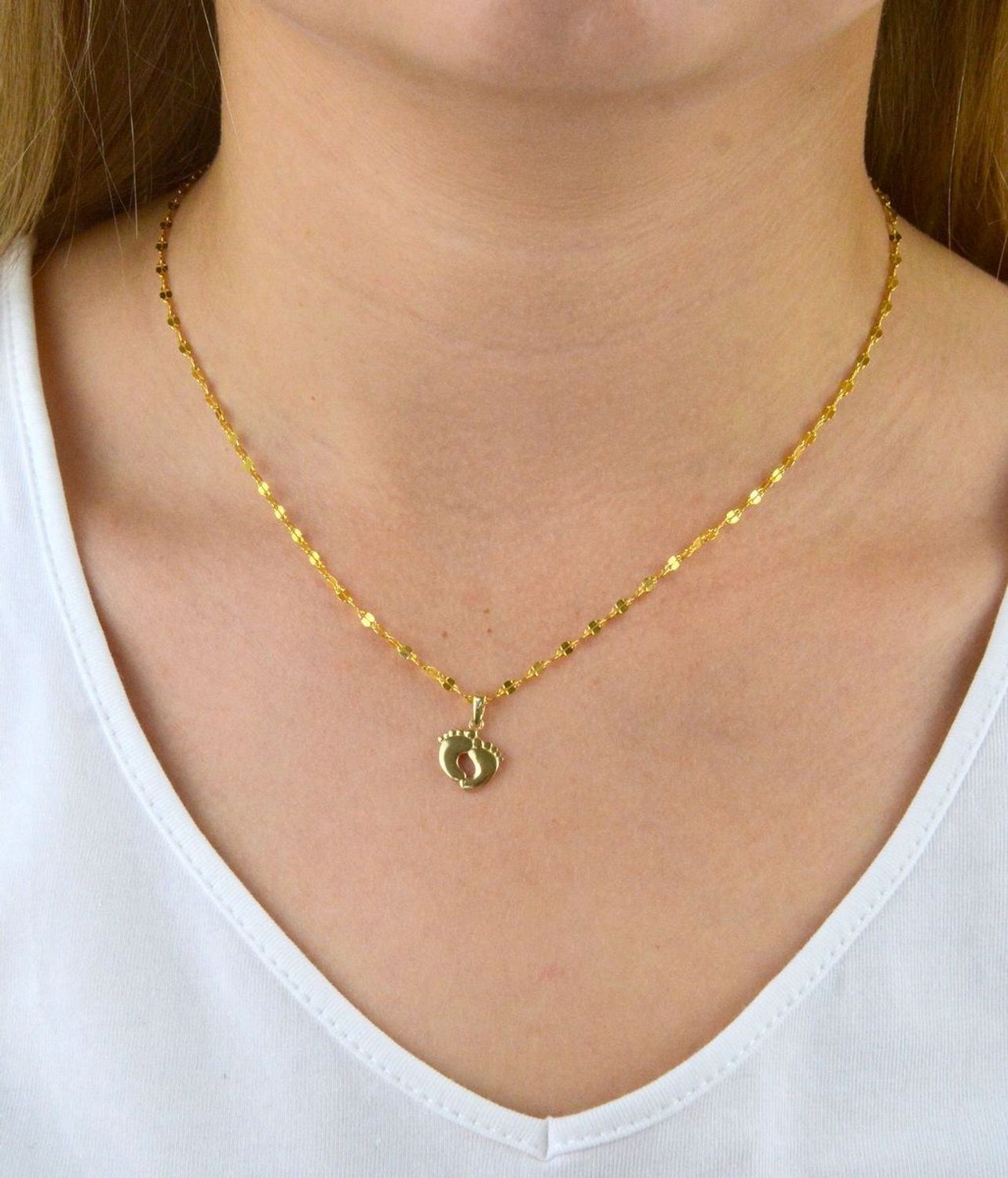 Złota zawieszka stópki dziecka ZA 6198B. Złota zawieszka. Złota zawieszka stópki dziecka. Złota zawieszka idealna na prezent. Złota zawieszka stópki dziecka jako prezent dla mamy, dziecka..jpg